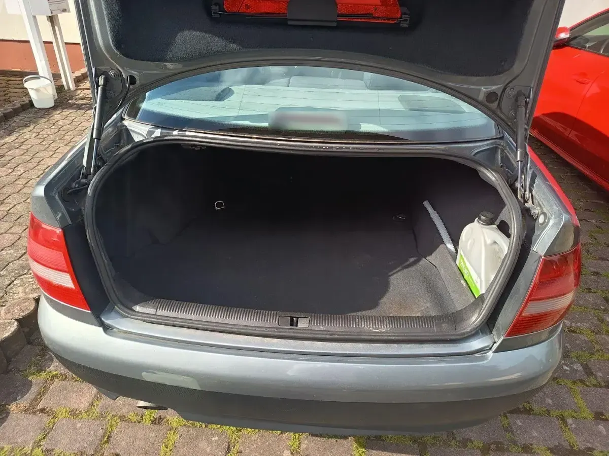 Gebraucht Audi A4 101 PS (74 kW) 2000 Silber Limousine