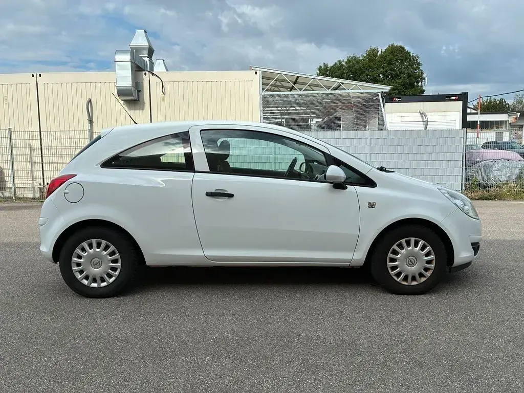 Gebraucht Opel Corsa Selection 69 PS (50 kW) 2010 Weiß Kleinwagen