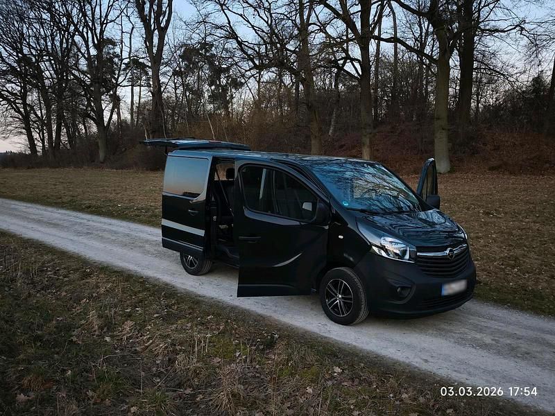 Gebraucht Opel Vivaro 125 PS (91 kW) 2017 Schwarz Van / Kleinbus