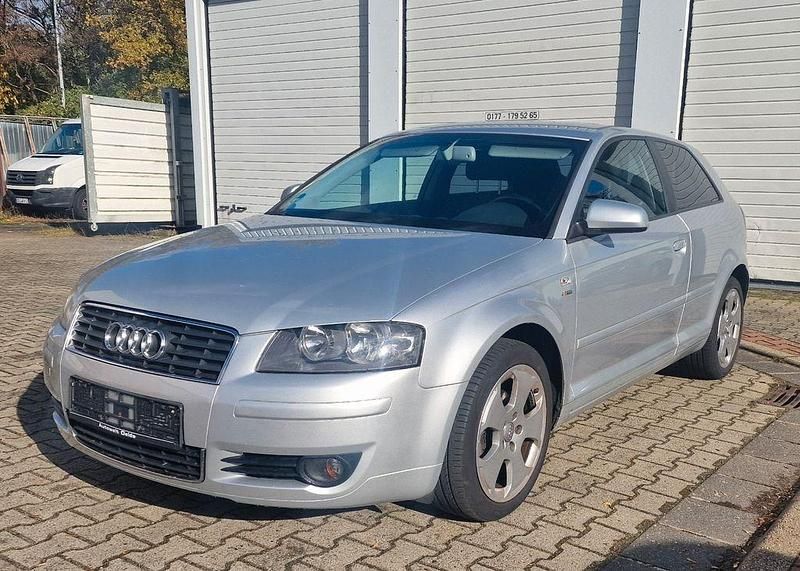 Silber Gebraucht 2003 Audi A3 Attraction Limousine | 2.999 € (Fairer Preis) - Bild 1/4