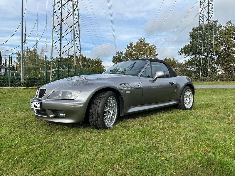 Grau Gebraucht 2002 BMW Z3 Sport Line Cabrio | 22.750 € - Bild 1/4