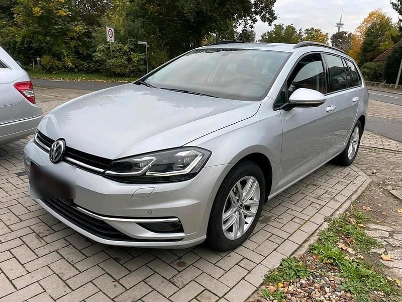 Silber Gebraucht 2019 VW Golf VII Kombi | 10.900 € (Superpreis) - Bild 1/4
