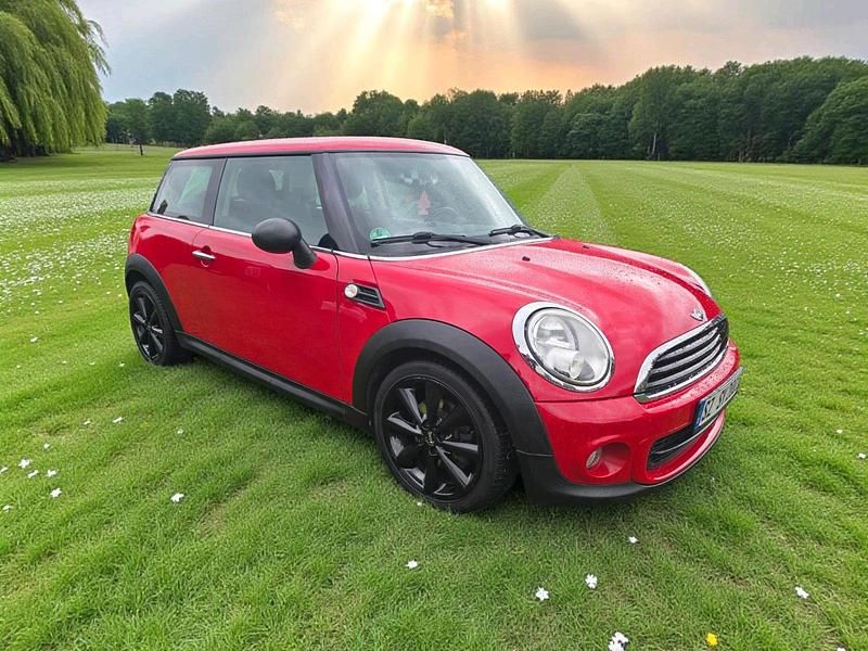 Rot Gebraucht 2010 Mini Clubman Kombi | 2.999 € - Bild 1/4