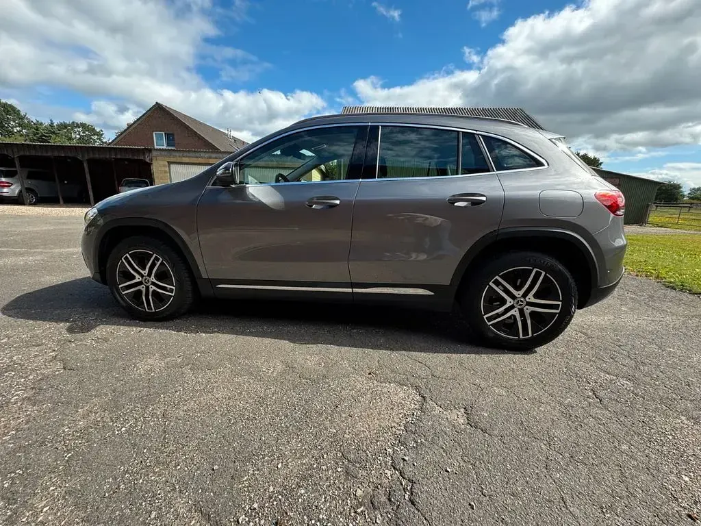 Gebraucht Mercedes GLA200 Progressive 150 PS (110 kW) 2021 Grau SUV