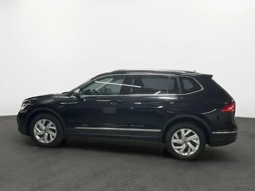 Gebraucht VW Tiguan Allspace Life 150 PS (110 kW) 2024 Schwarz SUV