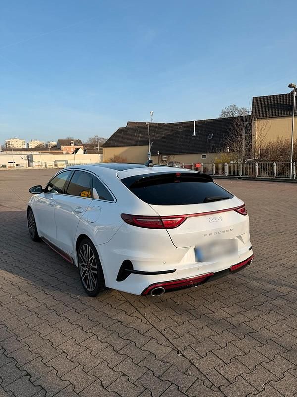 Gebraucht Kia ProCeed GT 204 PS (150 kW) 2023 Weiß Kombi