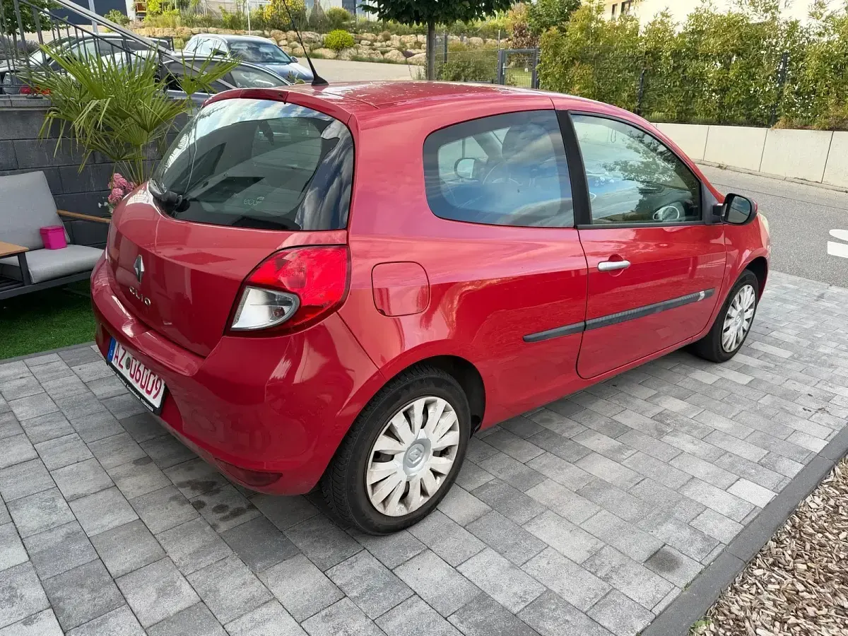 Gebraucht Renault Clio 75 PS (55 kW) 2010 Rot Kleinwagen