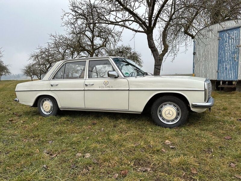 Gebraucht Mercedes 230 44 kW (60 PS) 1973 Weiß Limousine