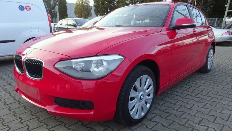 Rot Gebraucht 2015 BMW 116 Sport Line Kleinwagen | 9.500 € (Fairer Preis) - Bild 1/4