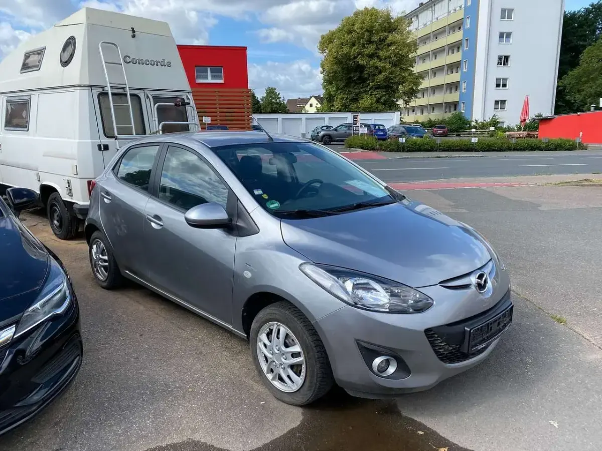 Gebraucht Mazda 2 Edition 75 PS (55 kW) 2012 Grau Kleinwagen