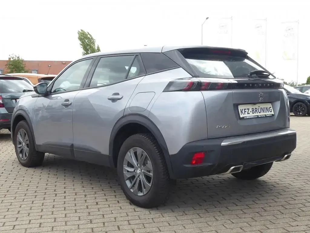 Gebraucht Peugeot 2008 Active 131 PS (96 kW) 2023 Grau SUV