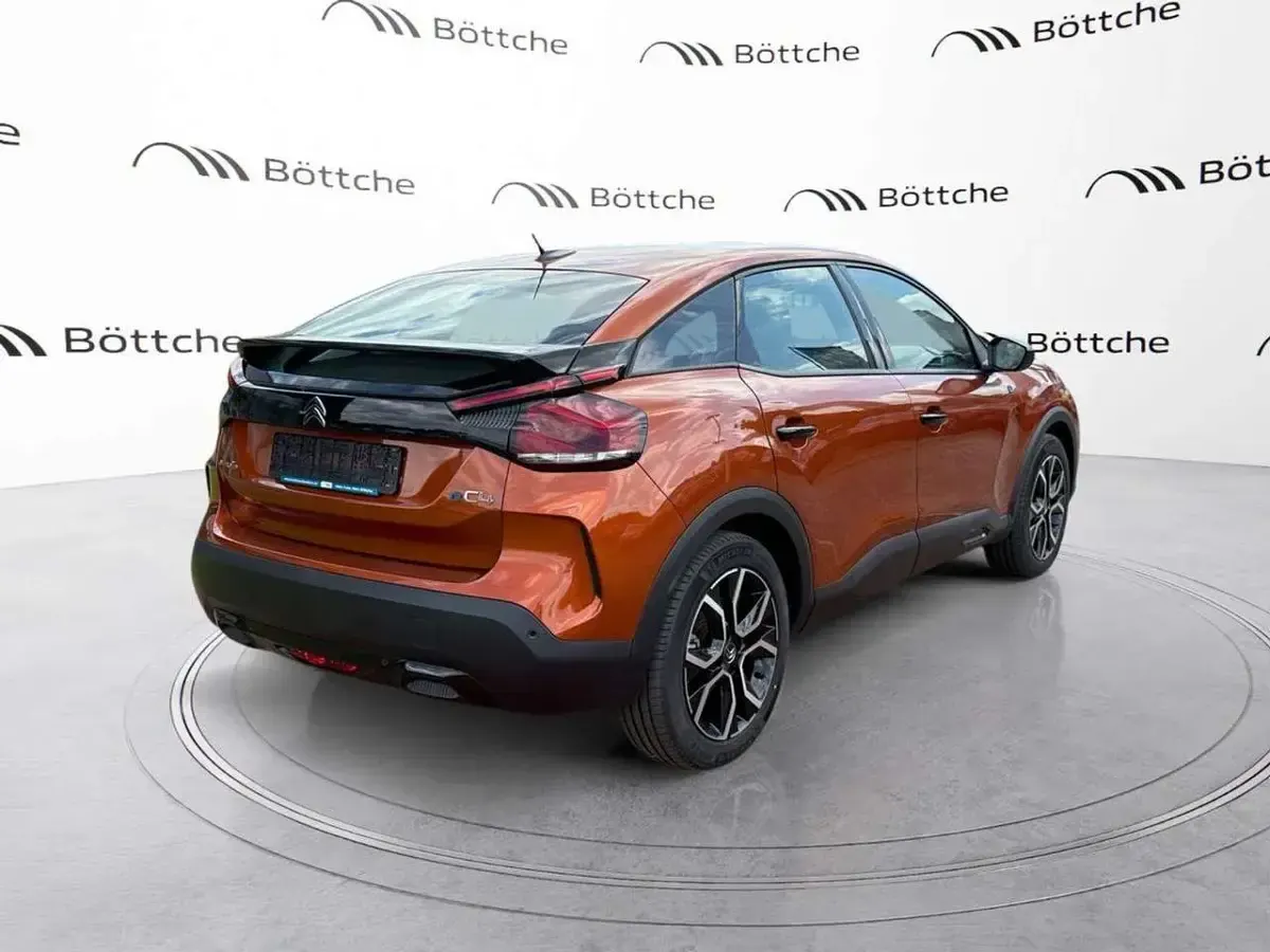 Gebraucht Citroën e-C4 Feel 100 kW (136 PS) 2022 Lackierung pulsorange/typ aussenverkleidung metalliclackierung Limousine