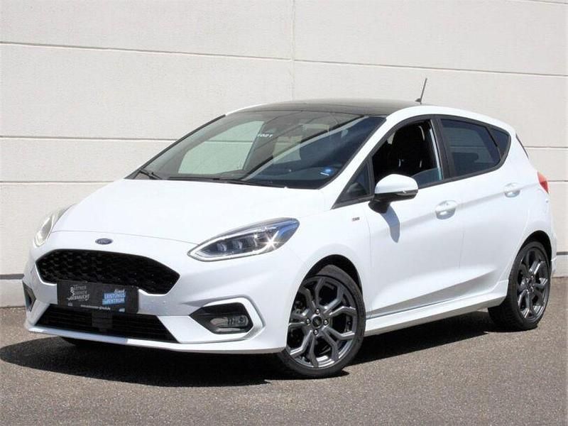 Frostweiß (metallic) Gebraucht 2018 Ford Fiesta ST-Line Limousine | 13.755 € (Etwas zu teuer) - Bild 1/4