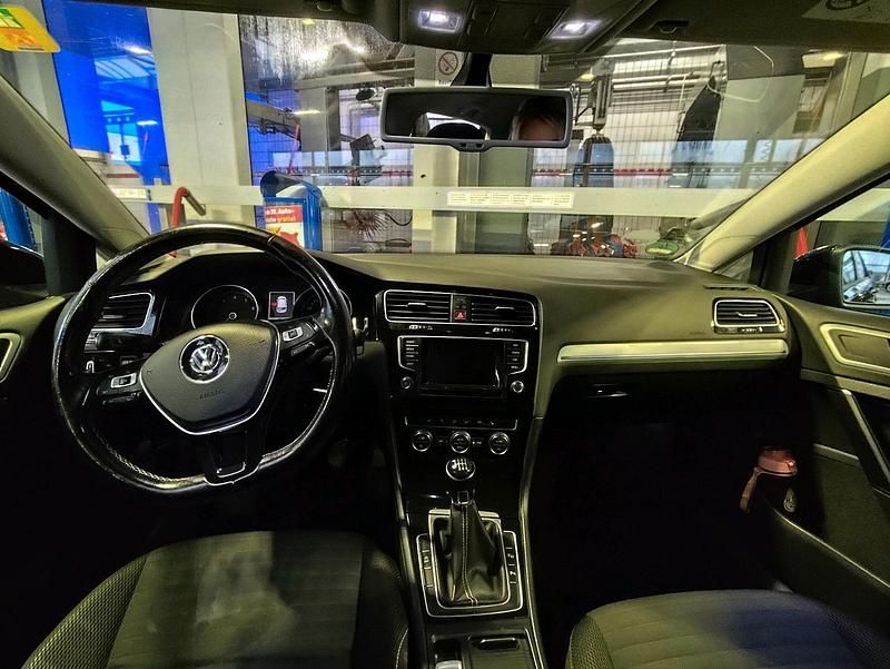 Gebraucht VW Golf VII Cup 110 PS (80 kW) 2015 Schwarz Kleinwagen