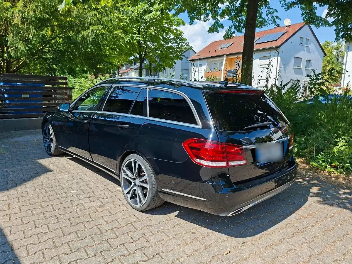 Gebraucht Mercedes E220 170 PS (125 kW) 2013 Schwarz Kombi