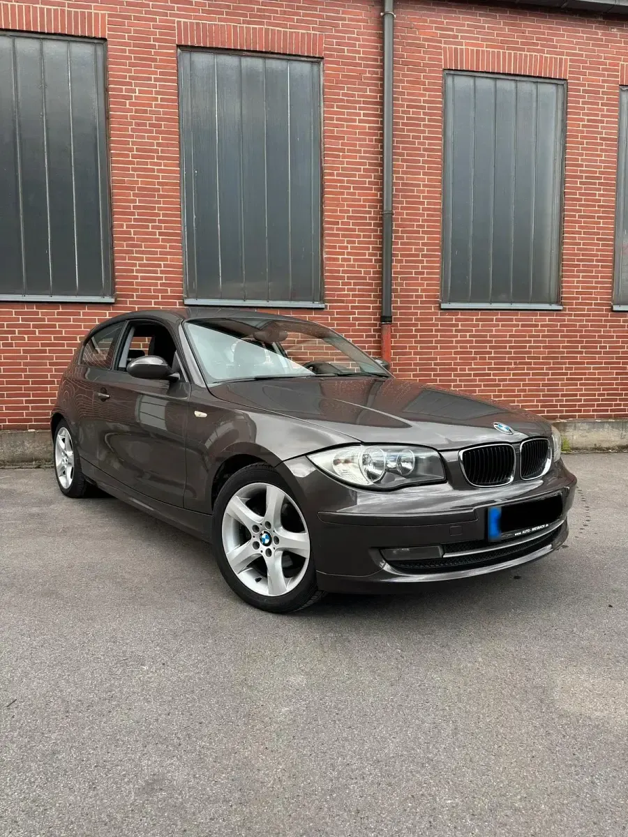 Gebraucht BMW 118 143 PS (105 kW) 2011 Braun Kleinwagen