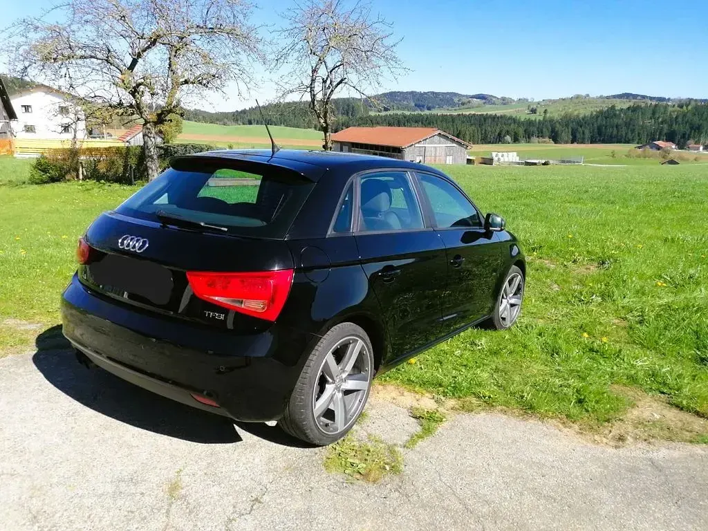 Gebraucht Audi A1 Sportback Ambition 122 PS (89 kW) 2013 Schwarz Kleinwagen