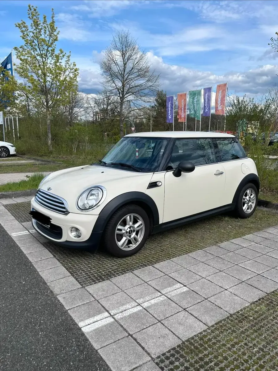 Gebraucht Mini ONE Pepper 75 PS (55 kW) 2013 Weiß Kleinwagen