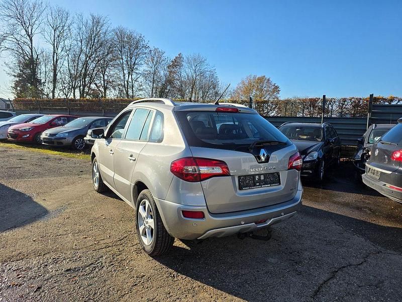 Gebraucht Renault Koleos Luxe 150 PS (110 kW) 2009 Grau SUV