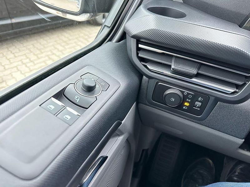 Neu Ford Tourneo Titanium 170 PS (125 kW) 2025 Grau Van / Kleinbus