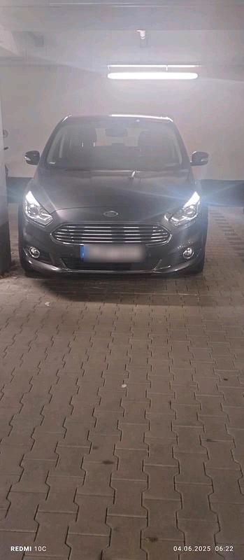 Gebraucht Ford S-MAX 180 PS (132 kW) 2016 Grau Van / Kleinbus