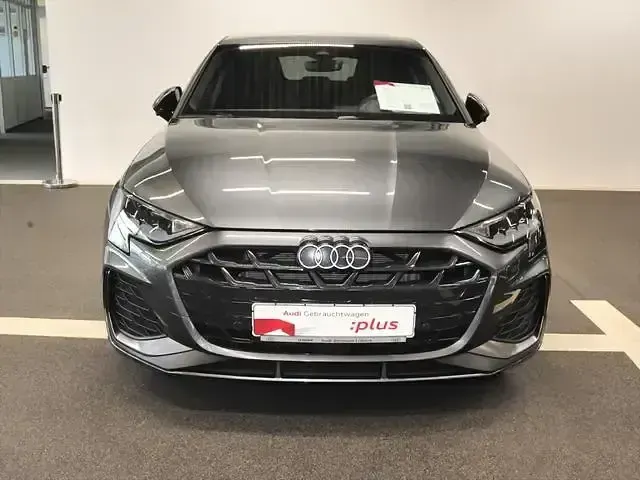Gebraucht Audi A3 S-Line 150 PS (110 kW) 2025 Daytonagrau perleffekt Limousine