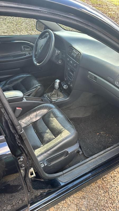 Gebraucht Volvo V40 116 PS (85 kW) 2003 Schwarz Kombi