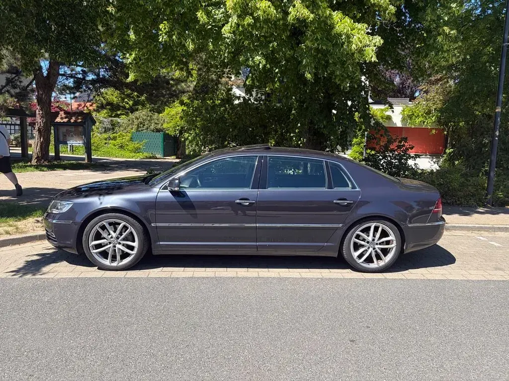 Gebraucht VW Phaeton 245 PS (180 kW) 2014 Grau Limousine