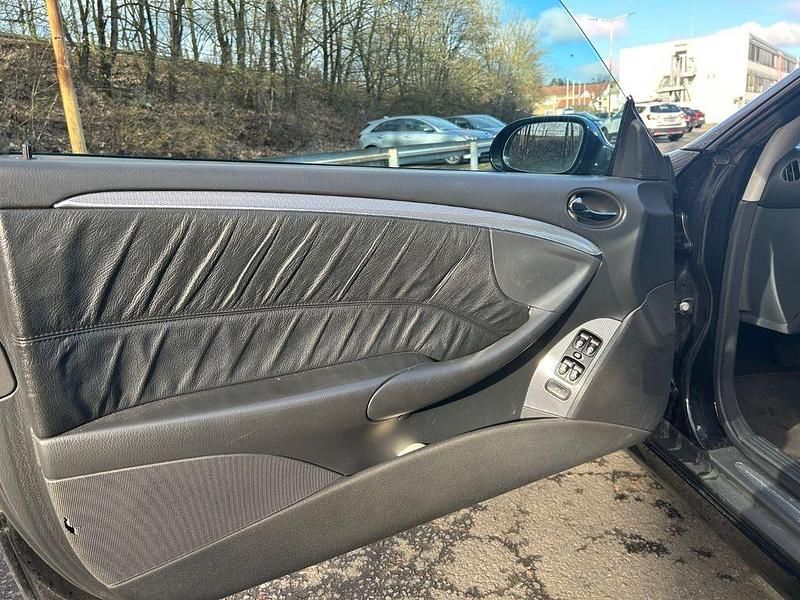 Gebraucht Mercedes CLK200 Avantgarde 163 PS (119 kW) 2004 Schwarz Cabrio