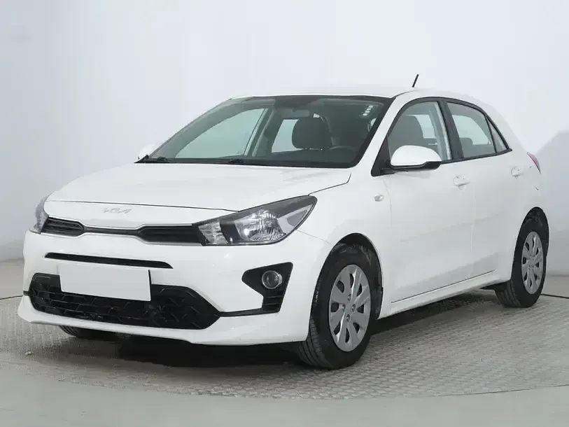 Używany Kia Rio Vision 101 KM (74 kW) 2022 Biały Sedan/Limuzyna