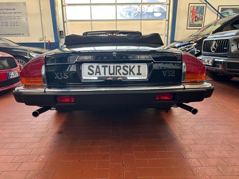 Używany Jaguar XJS 264 KM (194 kW) 1988 Czarny Kabriolet