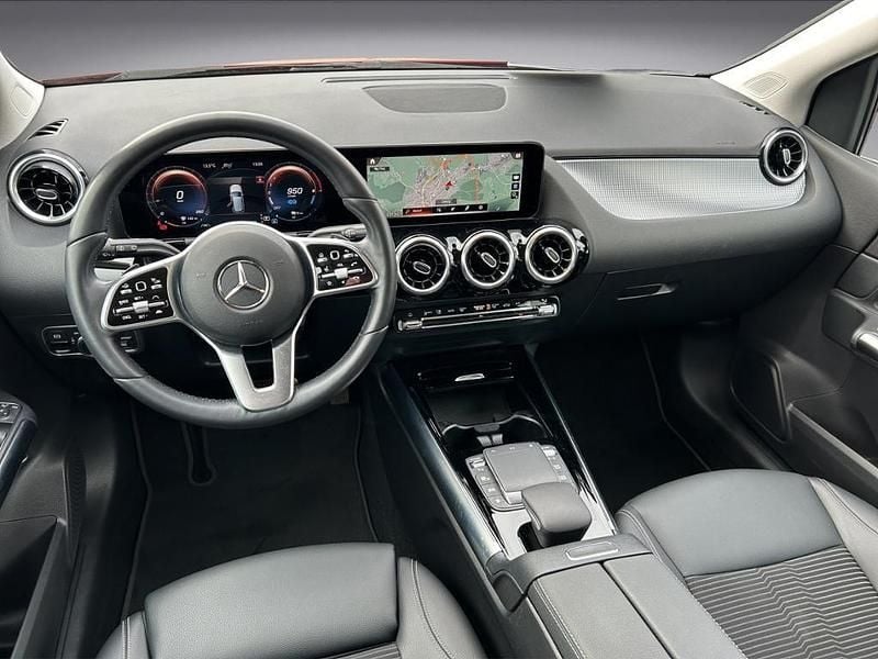 Gebraucht Mercedes B250e Progressive 160 PS (117 kW) 2021 Rot Van / Kleinbus