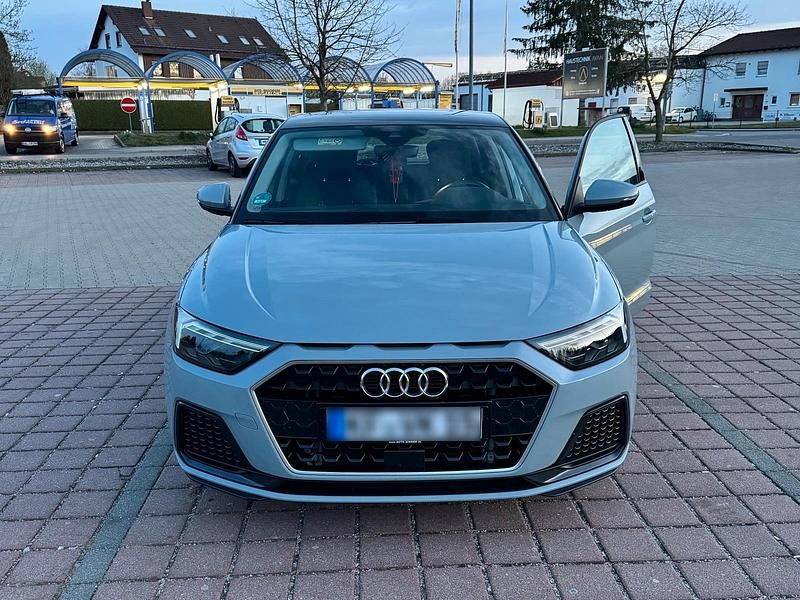 Gebraucht Audi A1 110 PS (80 kW) 2022 Grau SUV
