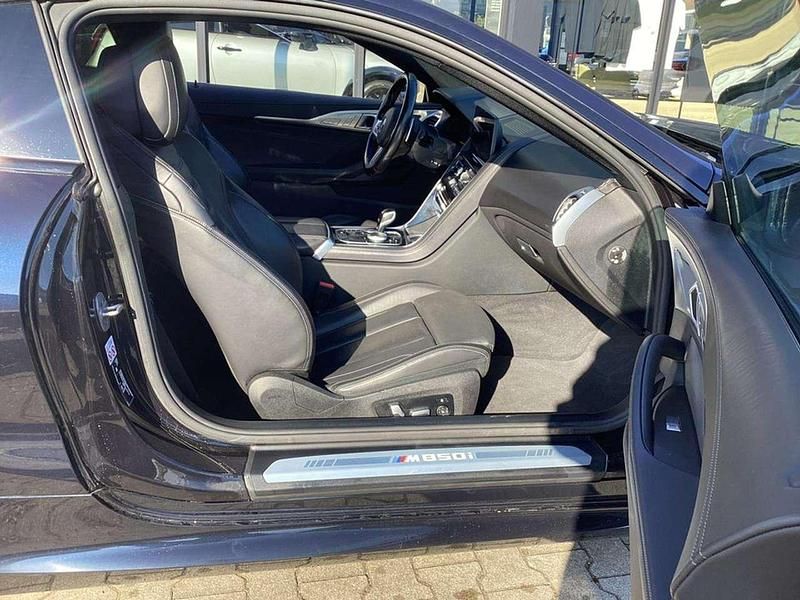 Gebraucht BMW M850 530 PS (389 kW) 2022 M carbonschwarz metallic Coupé