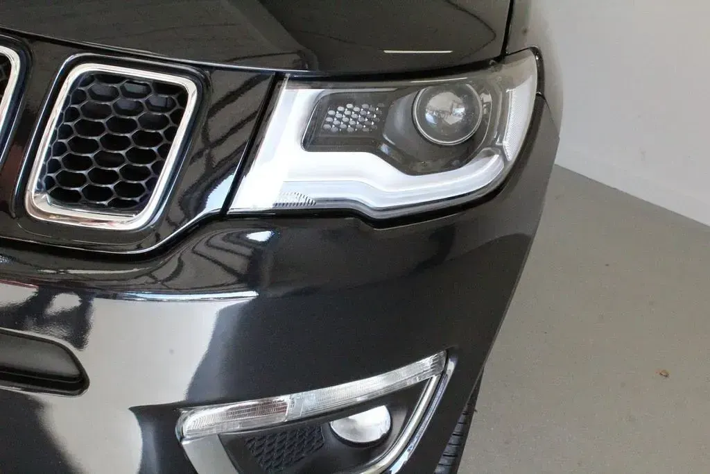 Gebraucht Jeep Compass Limited 150 PS (110 kW) 2020 Schwarz SUV