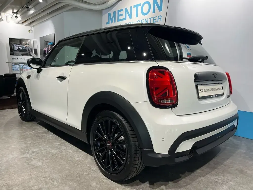 Gebraucht Mini Cooper 136 PS (100 kW) 2023 Weiß Kleinwagen