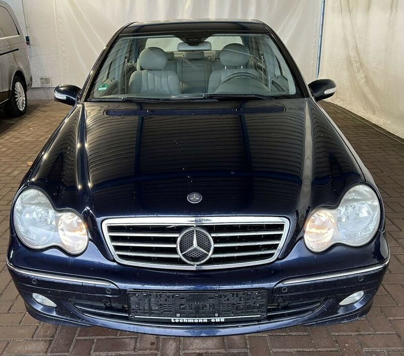 Gebraucht Mercedes C180 143 PS (105 kW) 2005 Blau Limousine