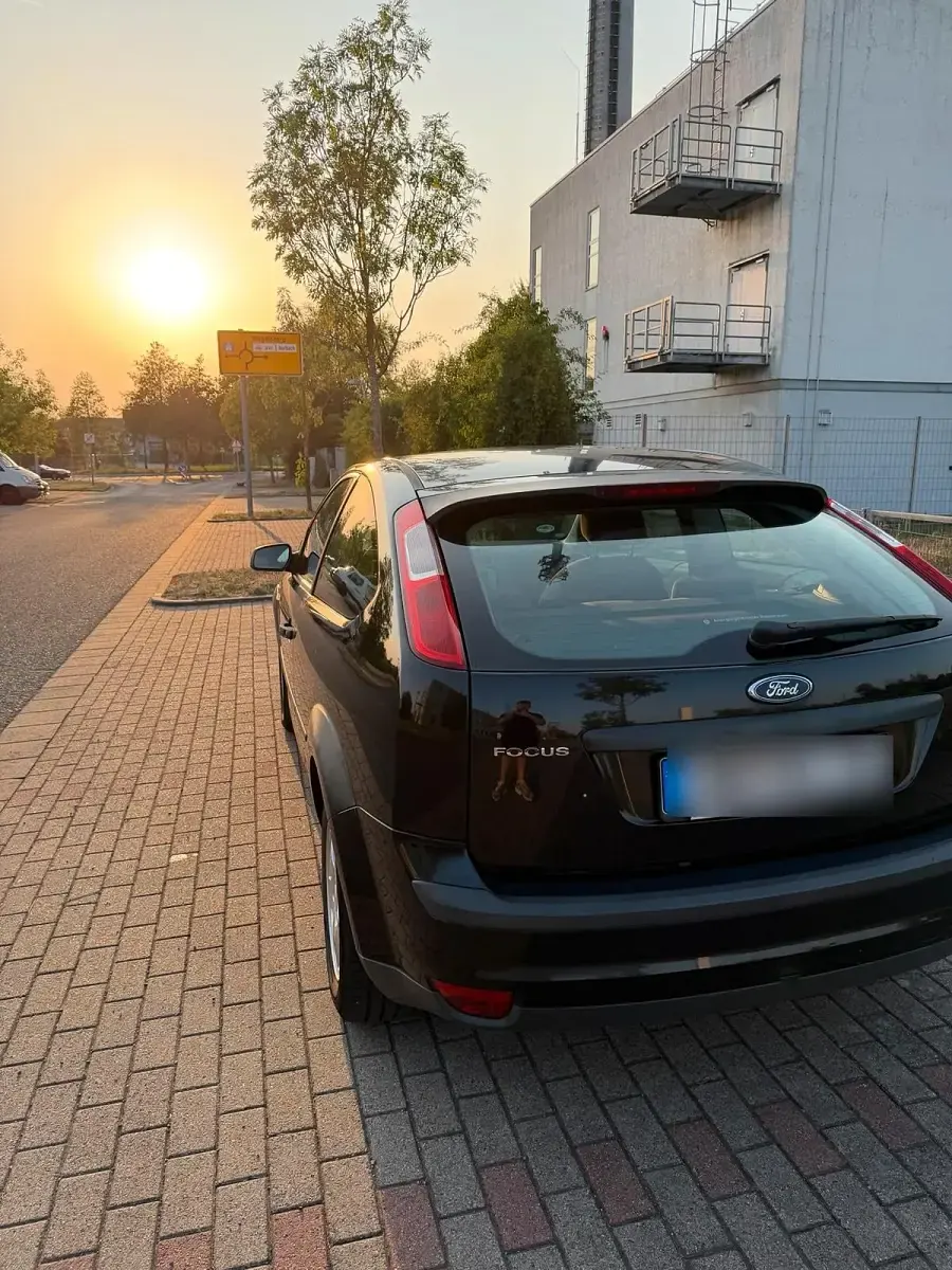 Gebraucht Ford Focus 100 PS (73 kW) 2008 Schwarz Kombi