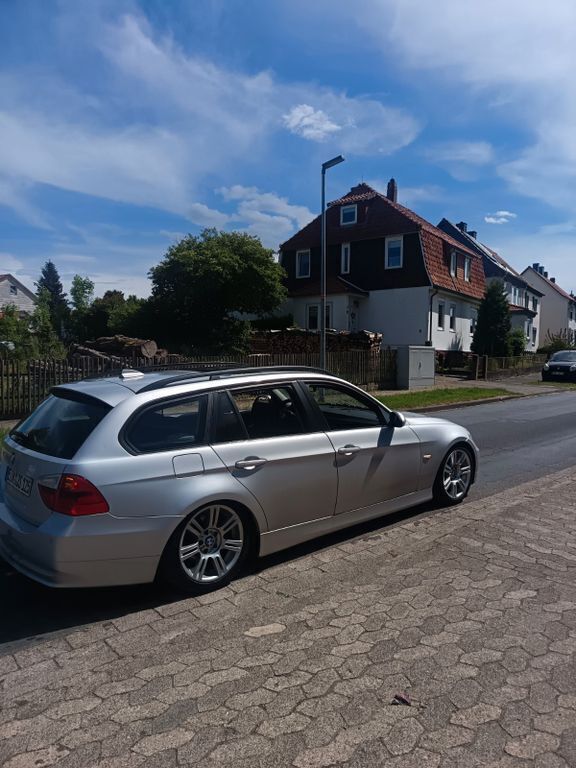 Silber Gebraucht 2007 BMW 320 Performance Kombi | 3.700 € (Guter Preis) - Bild 1/4