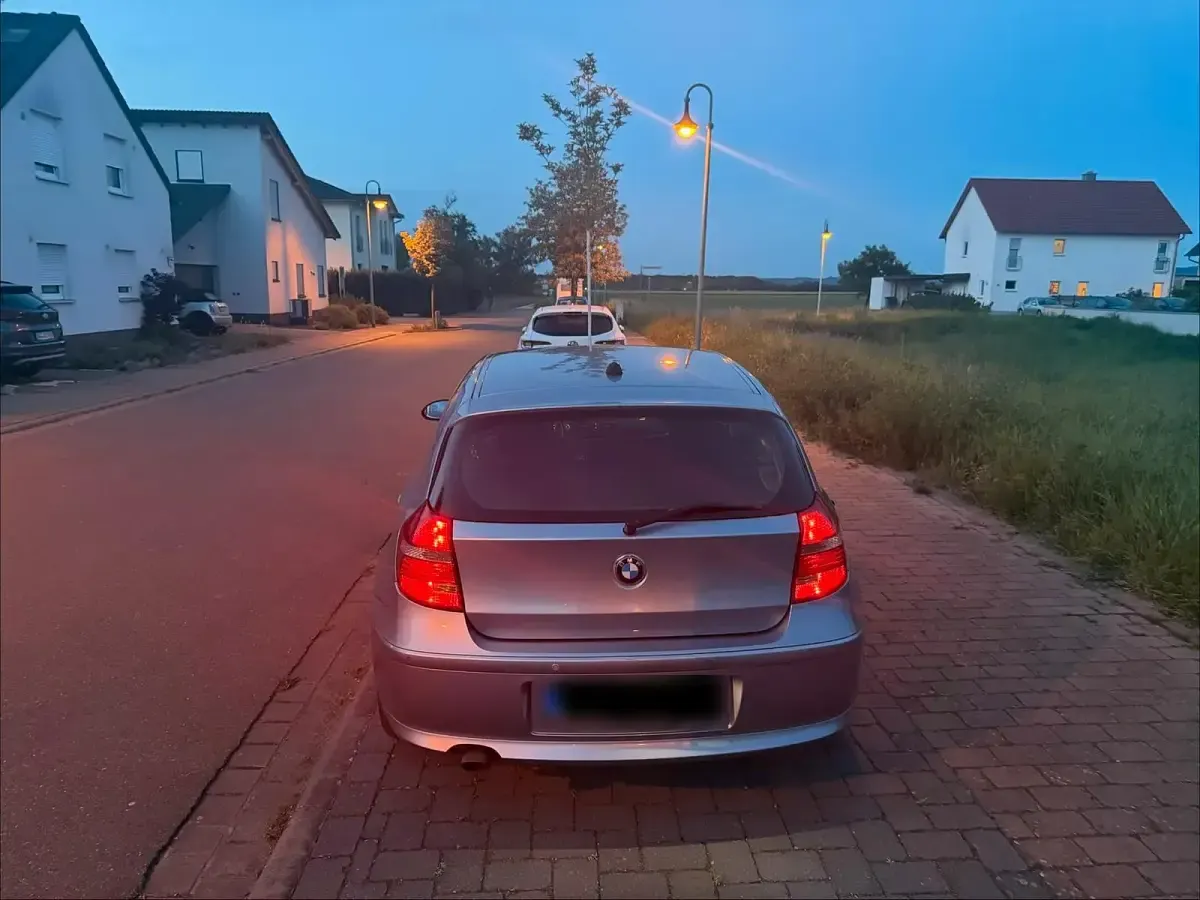 Gebraucht BMW 118 143 PS (105 kW) 2008 Grau Kleinwagen
