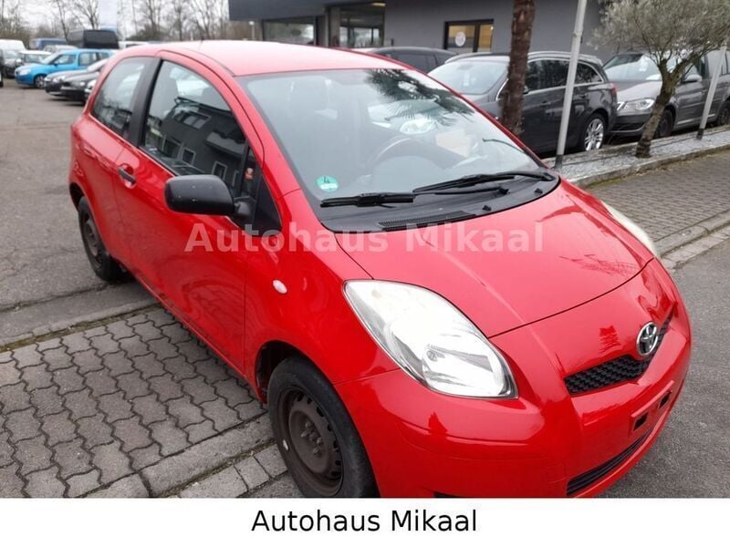Super red 5 Gebraucht 2010 Toyota Yaris Cool Limousine | 2.999 € (Guter Preis) - Bild 1/4