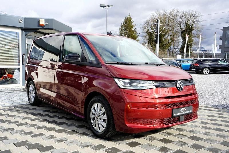 Gebraucht VW Multivan 150 PS (110 kW) 2024 Rot Van