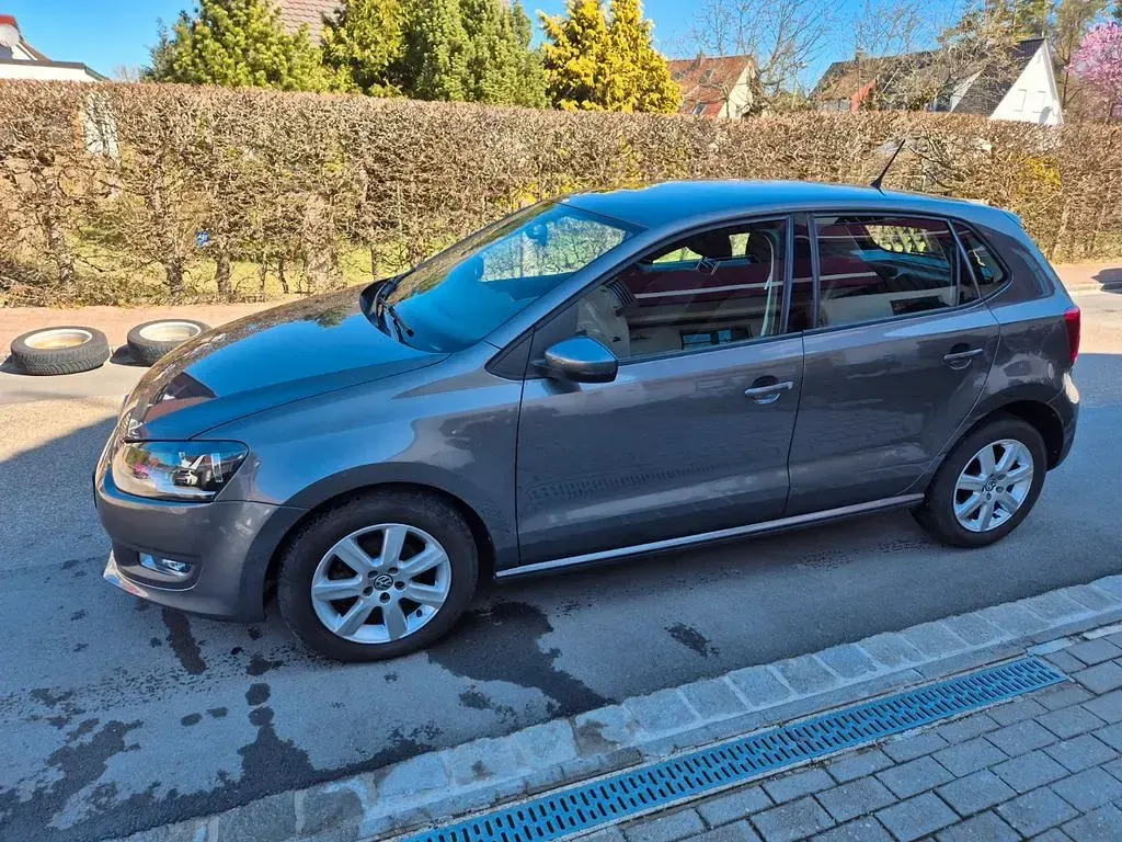 Gebraucht VW Polo Highline 90 PS (66 kW) 2013 Grau Kleinwagen