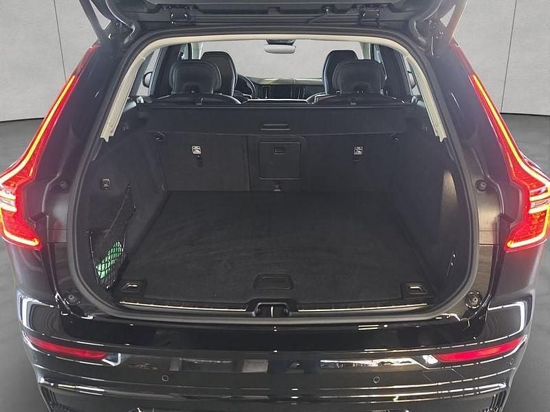 Gebraucht Volvo XC60 Plus 250 PS (183 kW) 2024 Onyx black metallic SUV