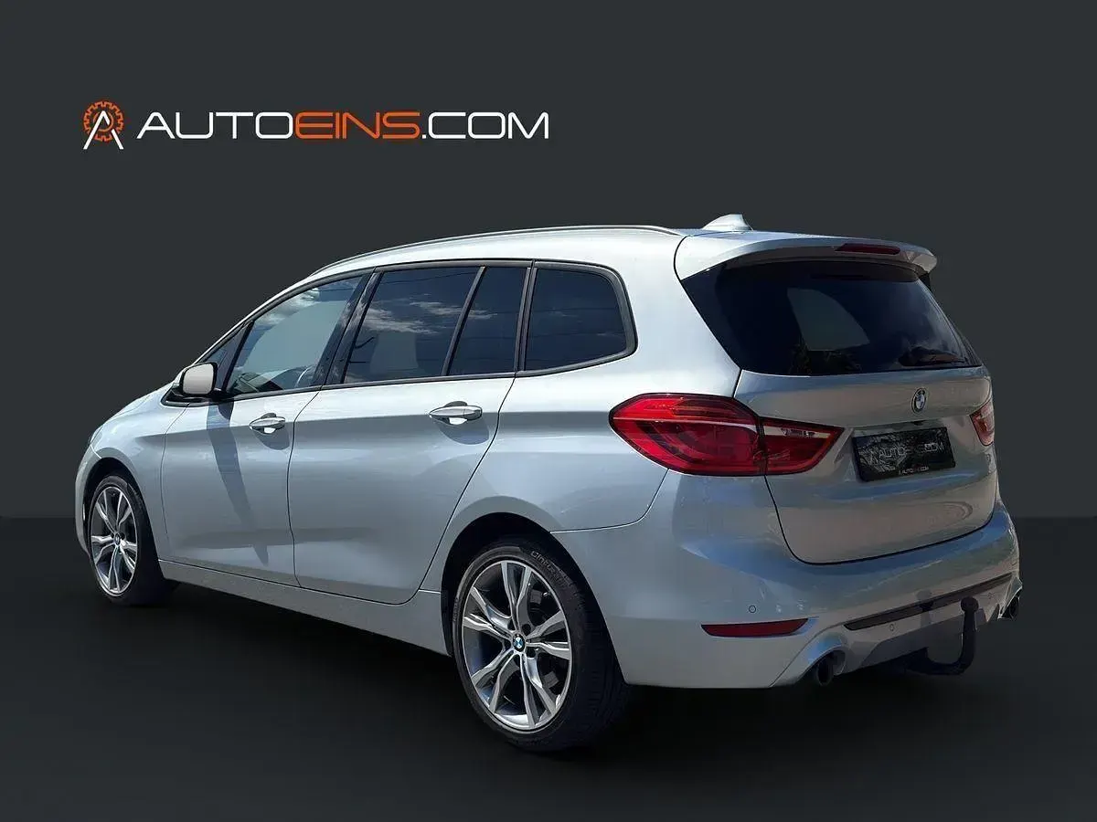 Gebraucht BMW 220 Gran Tourer Sport Line 190 PS (139 kW) 2019 Silber Van / Kleinbus