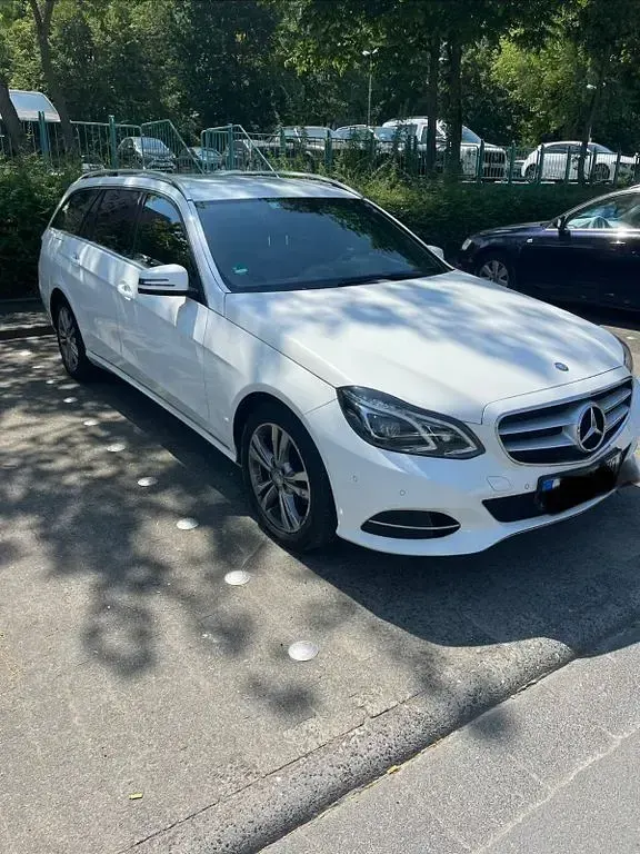 Gebraucht Mercedes E200 Avantgarde 136 PS (100 kW) 2014 Weiß Limousine