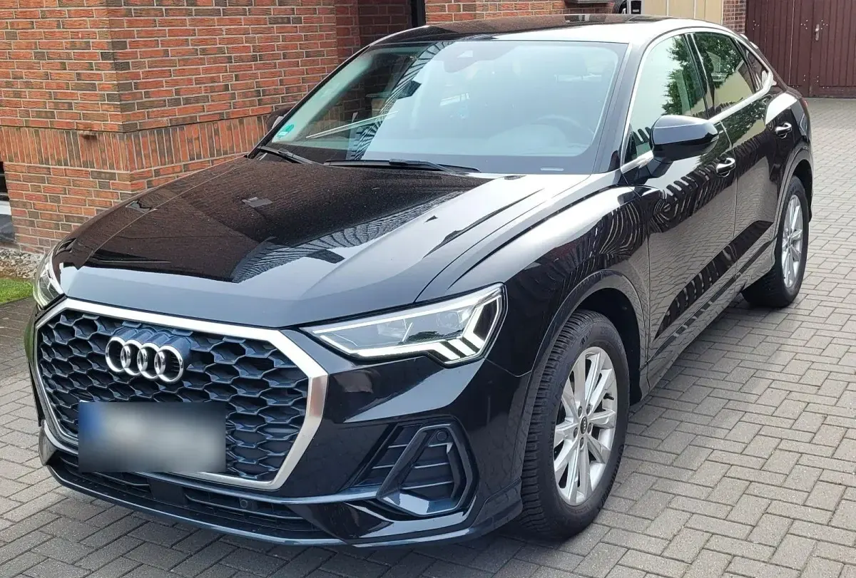 Gebraucht Audi Q3 Sportback Design 150 PS (110 kW) 2020 Schwarz SUV