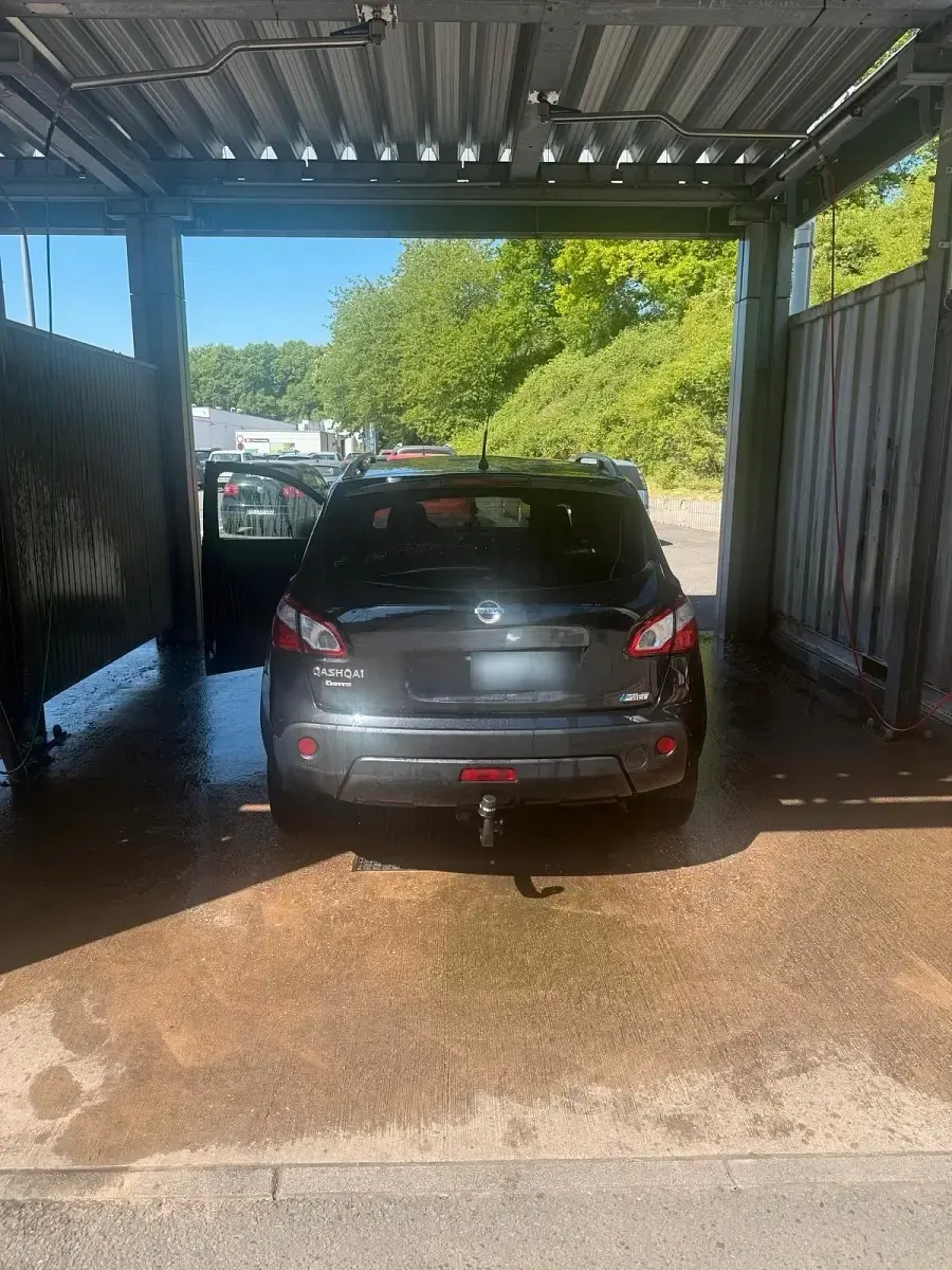 Gebraucht Nissan Qashqai 116 PS (85 kW) 2012 Schwarz SUV