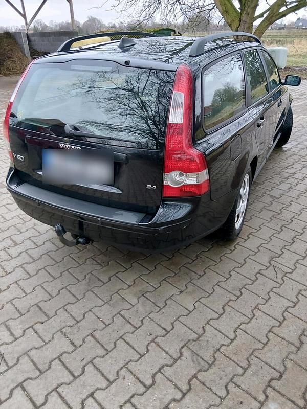 Używany Volvo V50 140 KM (102 kW) 2006 Czarny Kombi