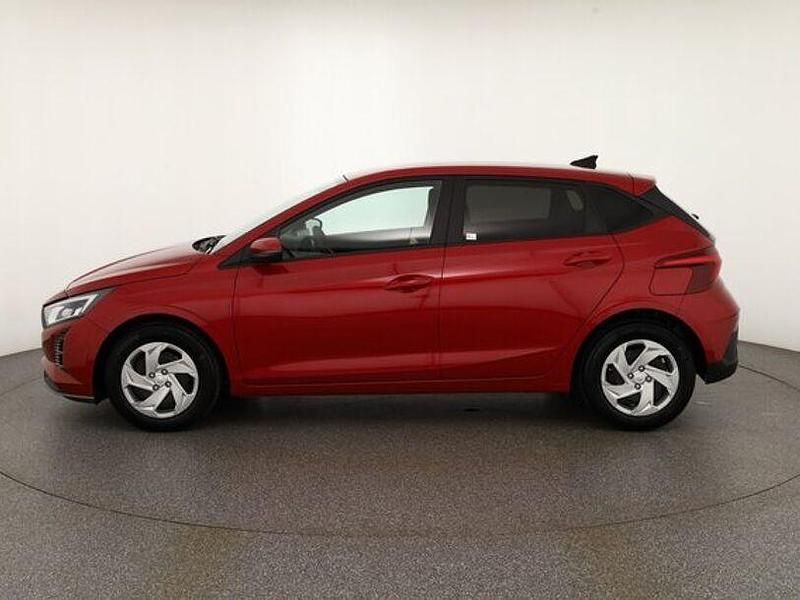 Neu Hyundai i20 79 PS (58 kW) 2025 Rot Limousine